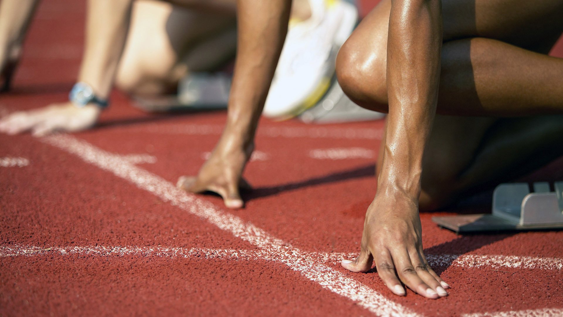 乐鱼体育官网下载-全国青少年竞技飞盘比赛火热展开，青少年热情高涨，飞盘比赛海报